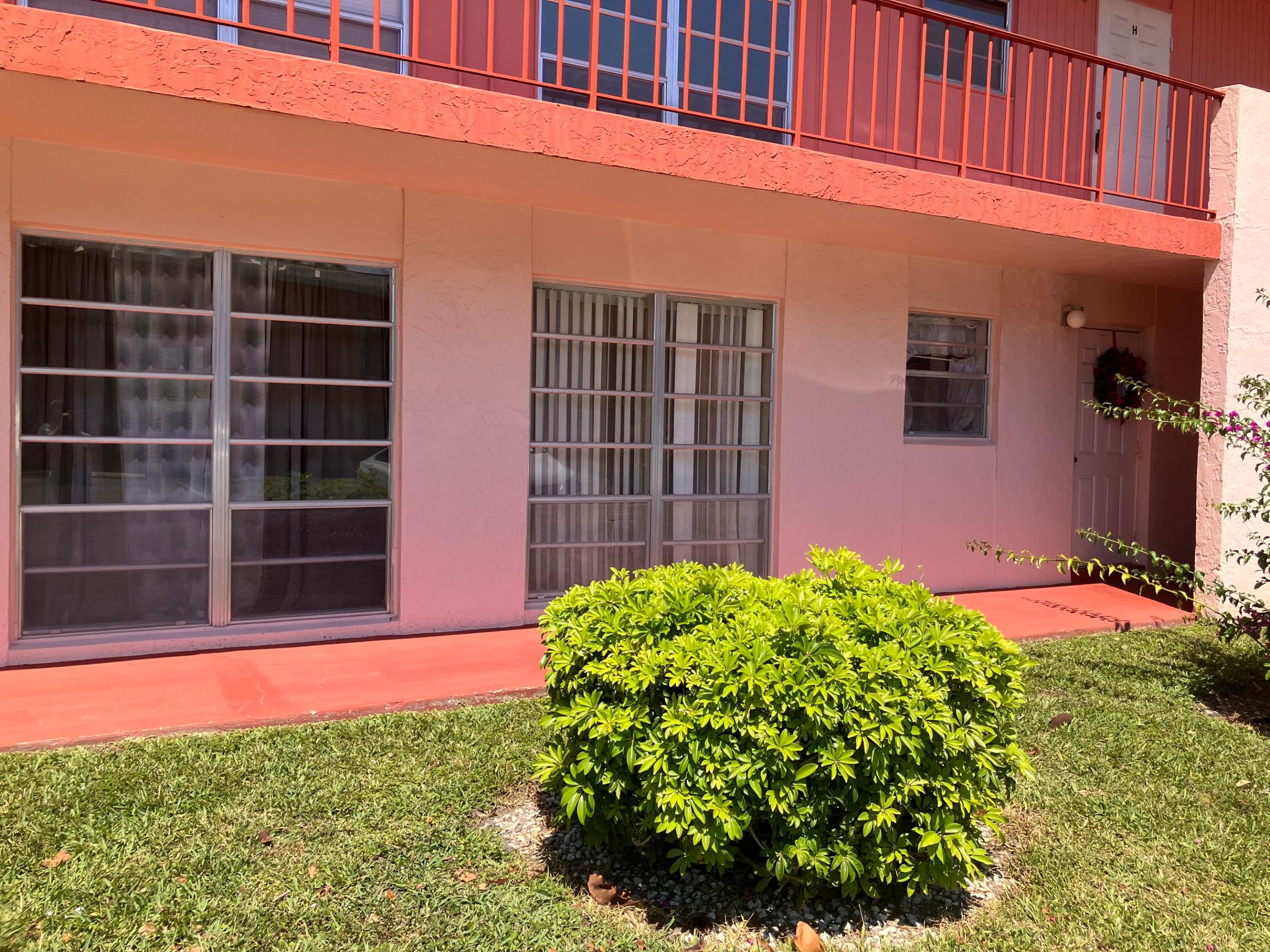 17 Golfs Edge D, West Palm Beach, FL 33417, West Palm Beach