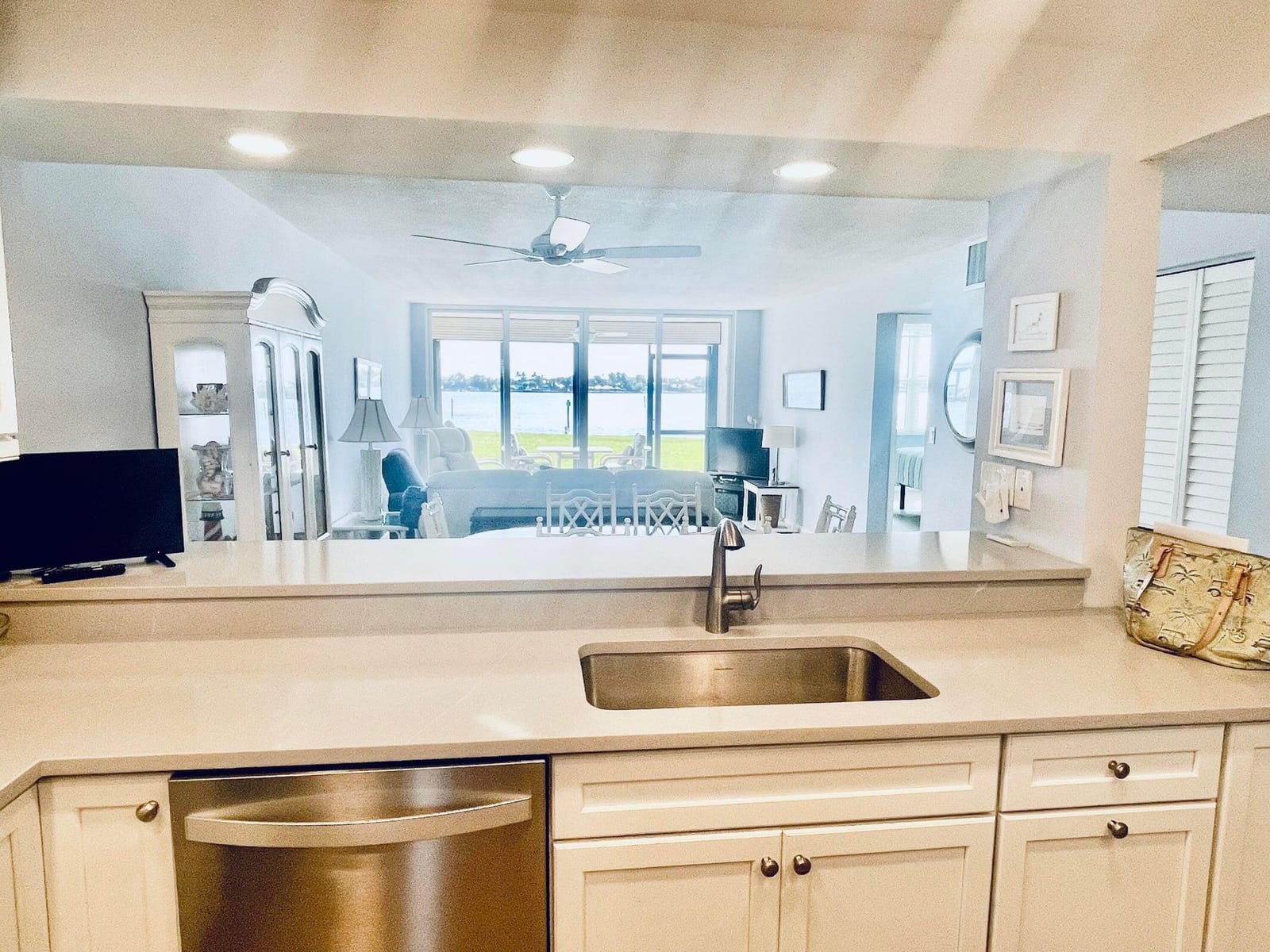 1950 SW Palm City Road 13104 — photo 2