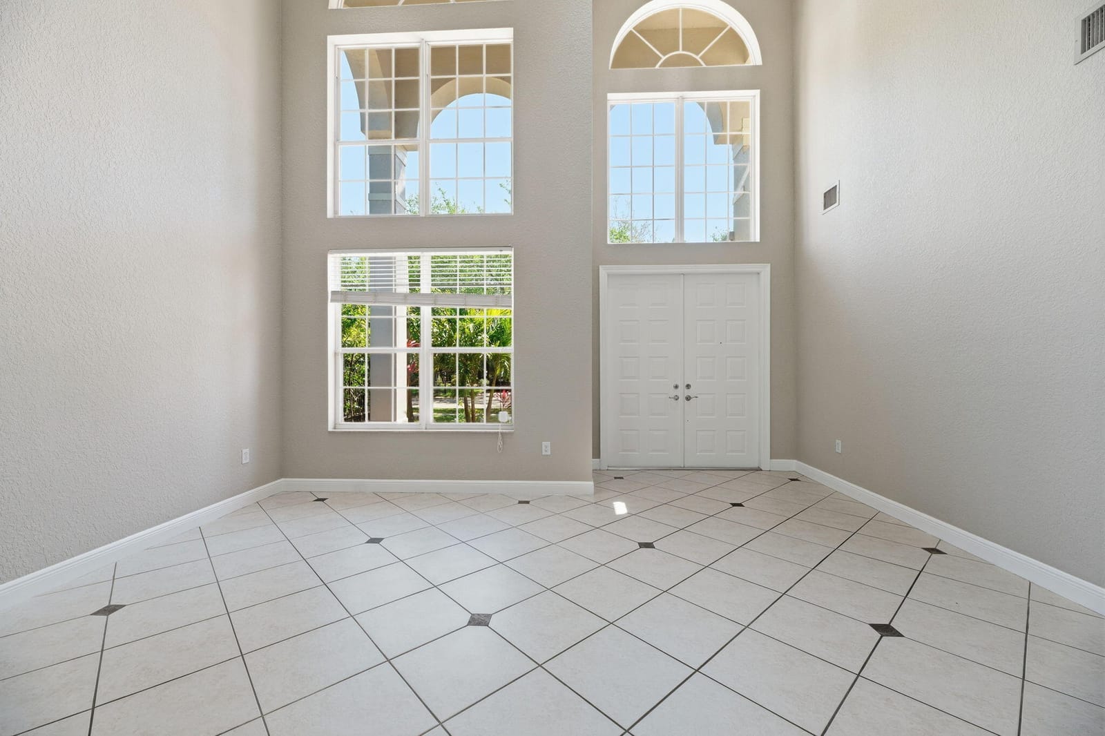 9705 Napoli Woods Lane — photo 2