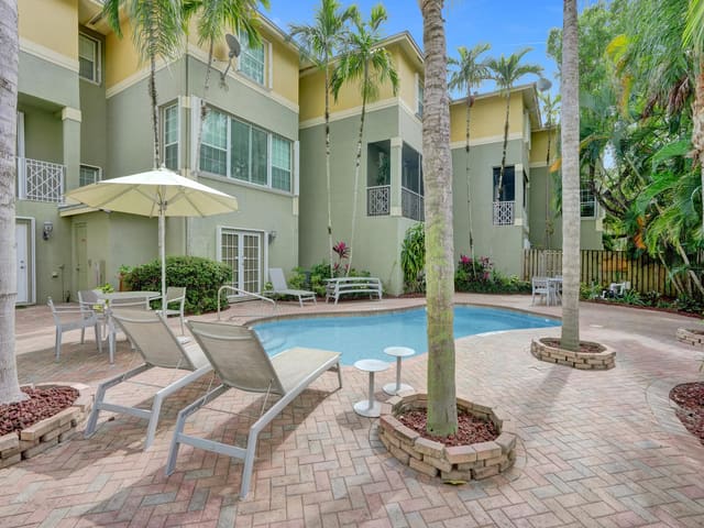 1210 W Las Olas Boulevard, sold in Waverly Place, Fort Lauderdale, FL