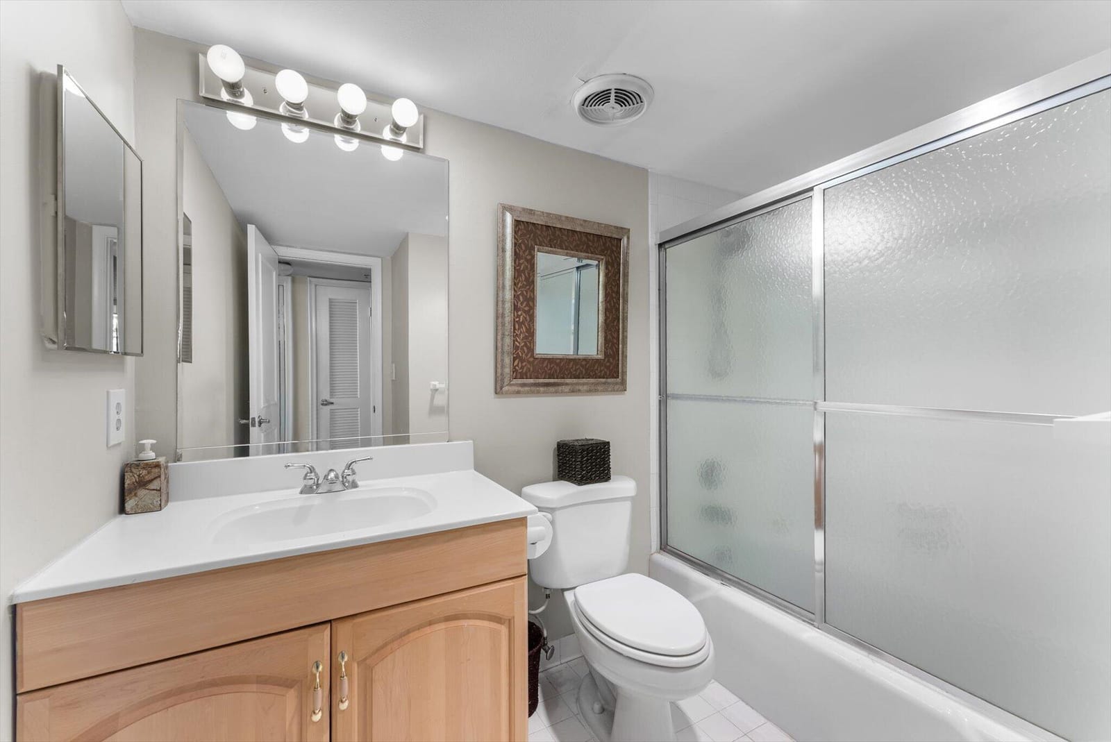 1832 Bridgewood Drive — photo 11