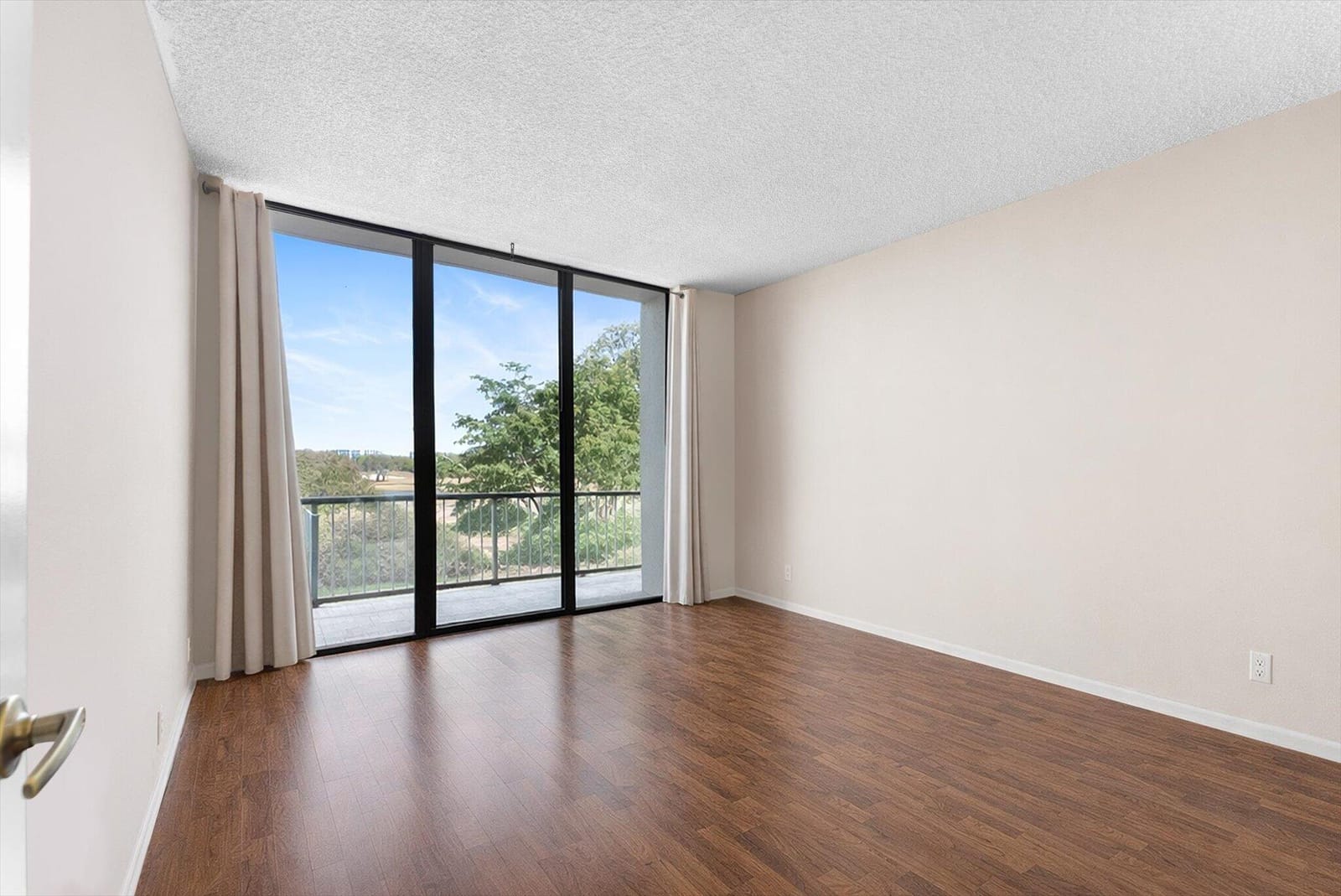 1832 Bridgewood Drive — photo 10