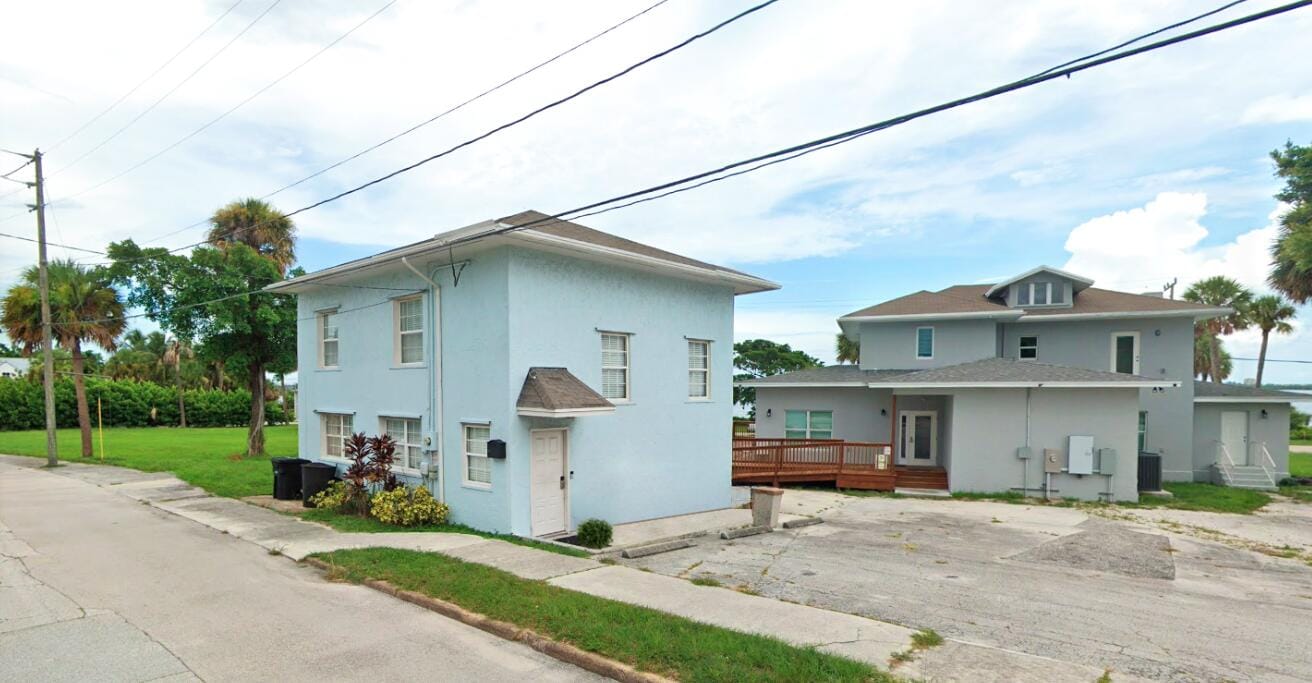 515 S Indian River Drive, Fort Pierce, FL 34950 photo 2