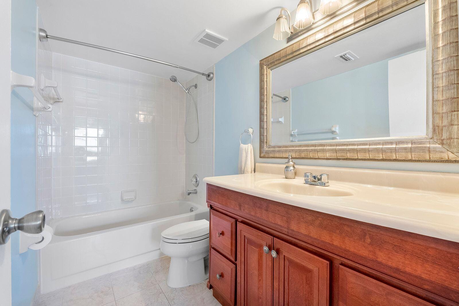 116 Lake Emerald Drive 403, Oakland Park, FL 33309 photo 11