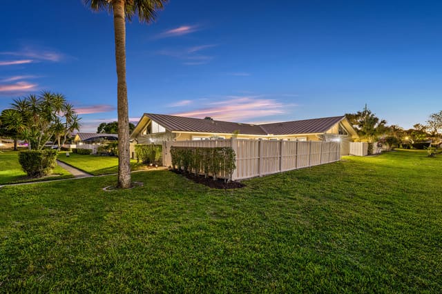 5537 Eagle Lake Drive, sold in Westwood Gardens, Palm Beach Gardens, FL