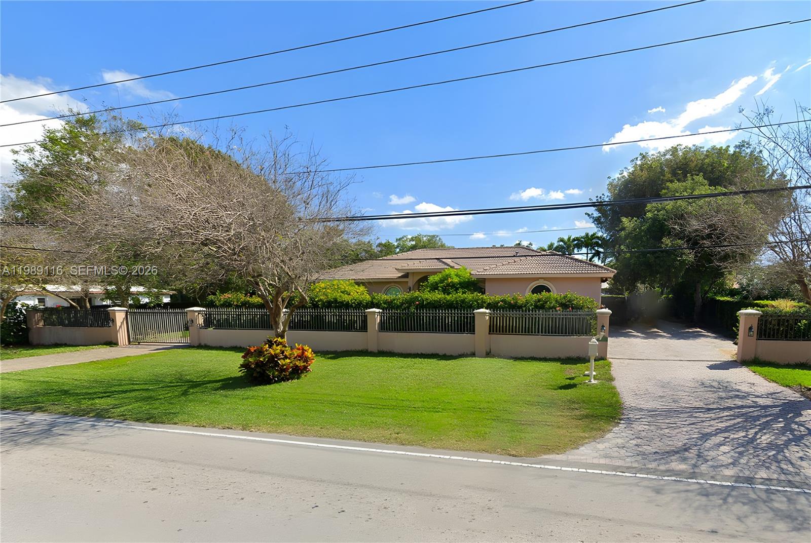 10621 SW 77th Avenue, Pinecrest, FL 33156, Pinecrest