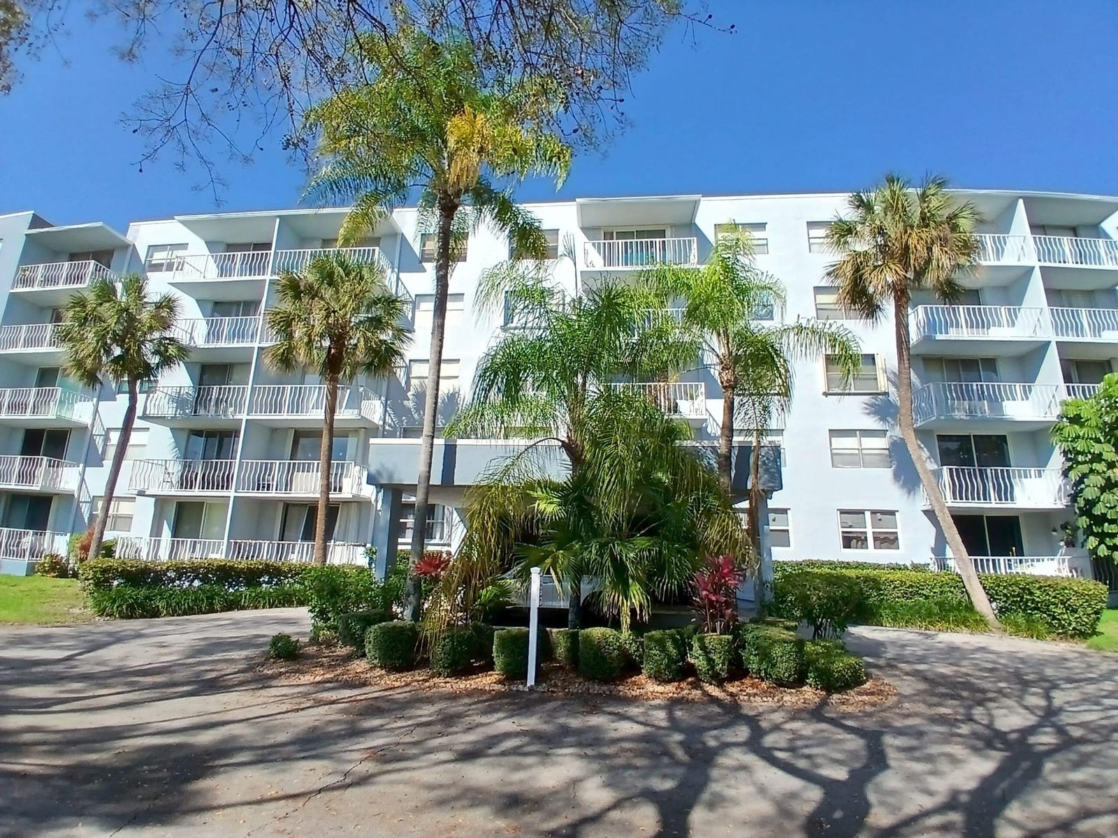 470 Executive Center Drive 4n, West Palm Beach, FL 33401 photo 1