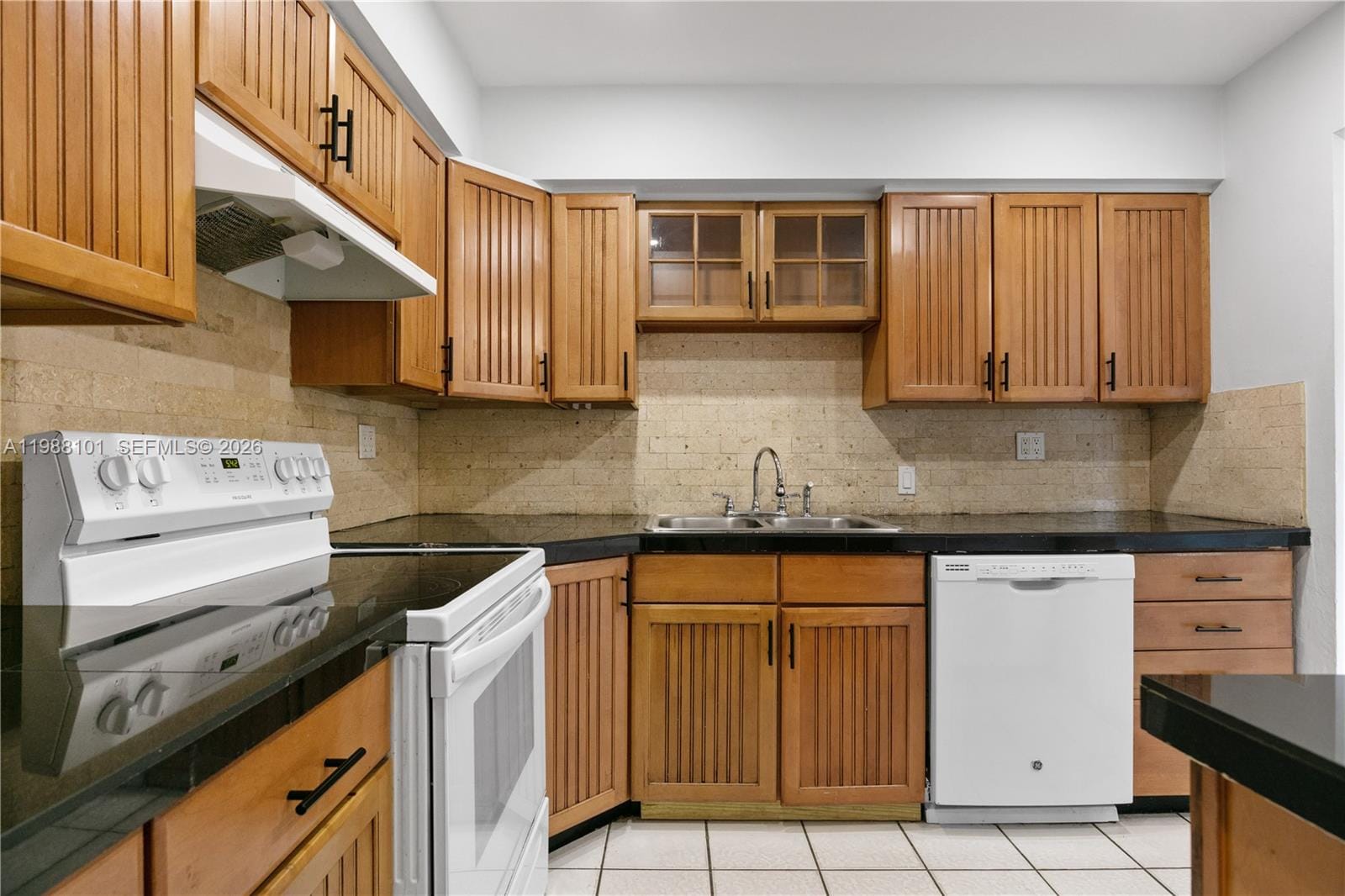 1511 NW 85th Way, Pembroke Pines, FL 33024 photo 4