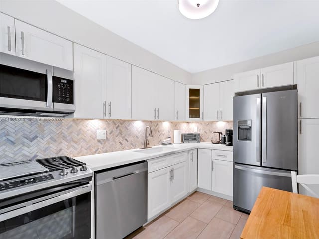 3140 S Ocean Drive 612, Hallandale Beach, FL 33009
