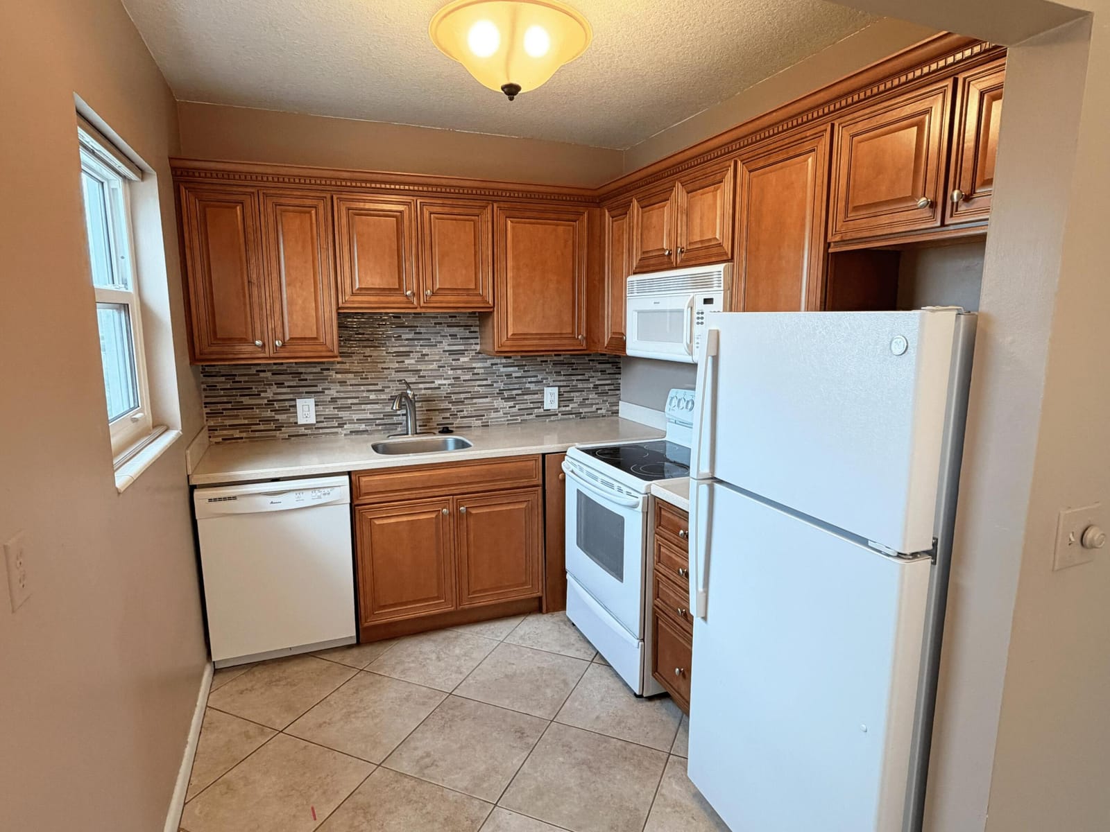 136 Coventry F, West Palm Beach, FL 33417 photo 2
