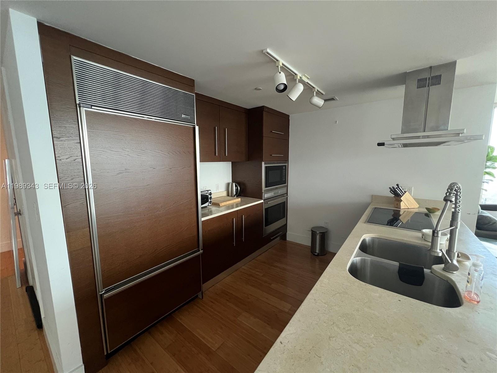 495 Brickell Avenue 2401, Miami, FL 33131 photo 14