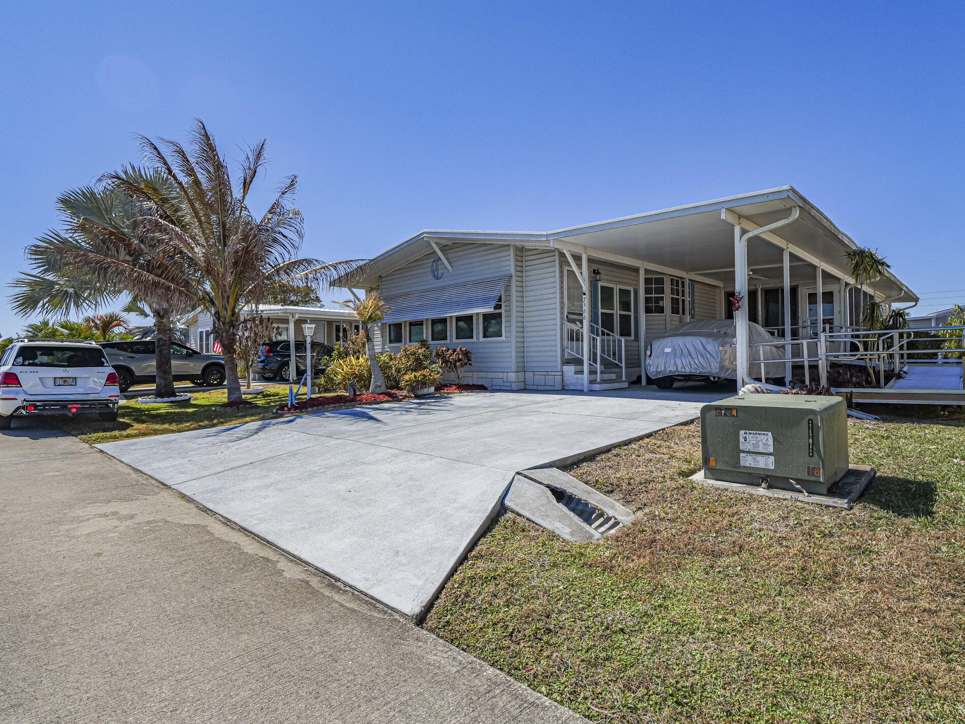 7566 Montauk Avenue U19, Micco, FL 32976, Micco
