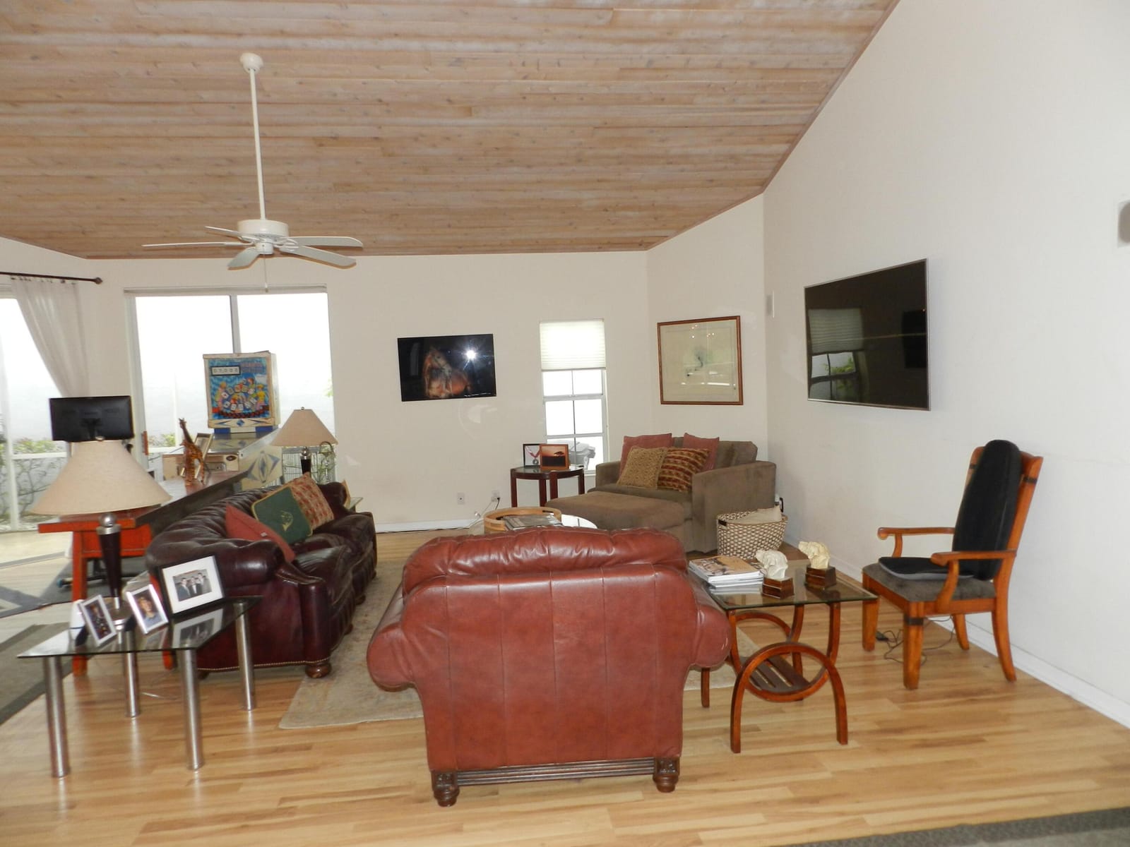 9198 Heathridge Drive — photo 2