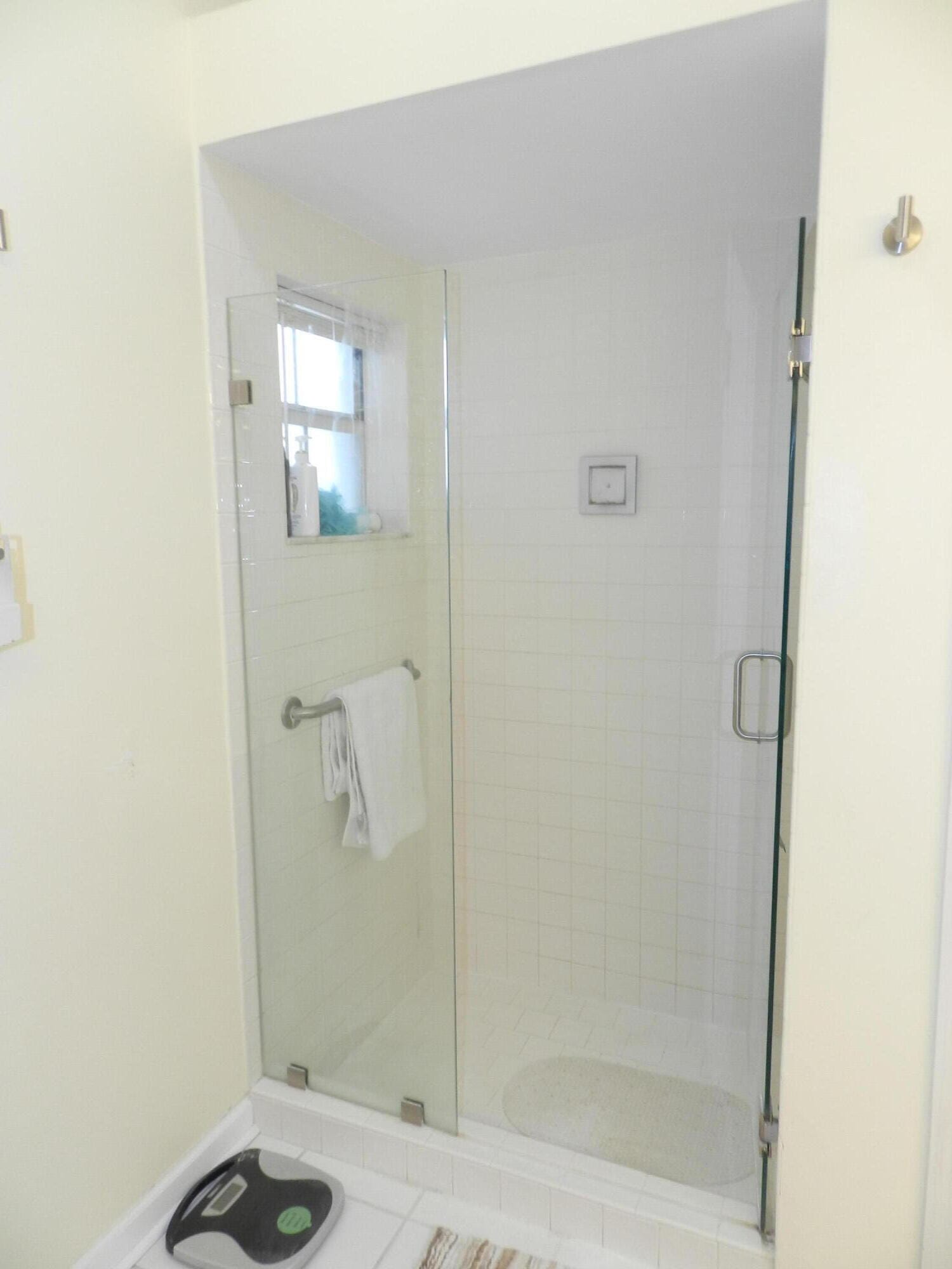 9198 Heathridge Drive — photo 12