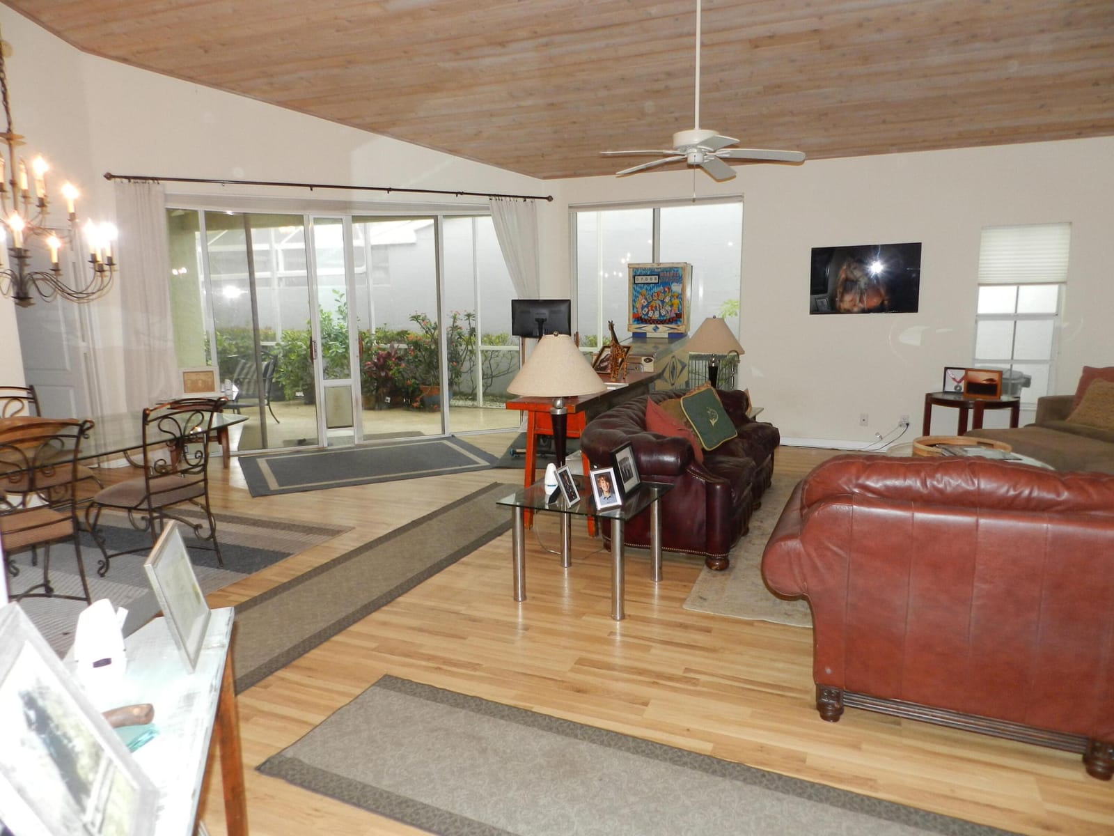 9198 Heathridge Drive — photo 3