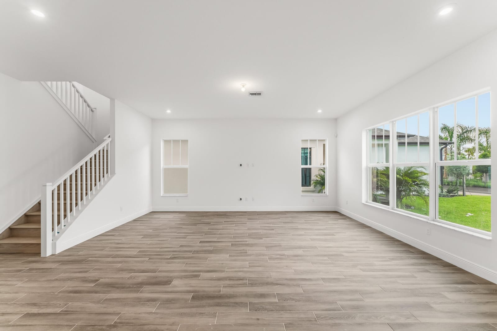 860 SW Newfield Avenue — photo 4
