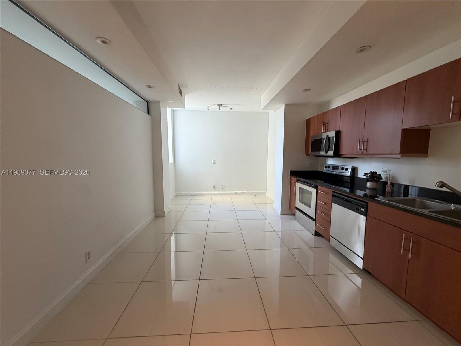 111 E Flagler Street 606, Miami, FL 33131 photo 2