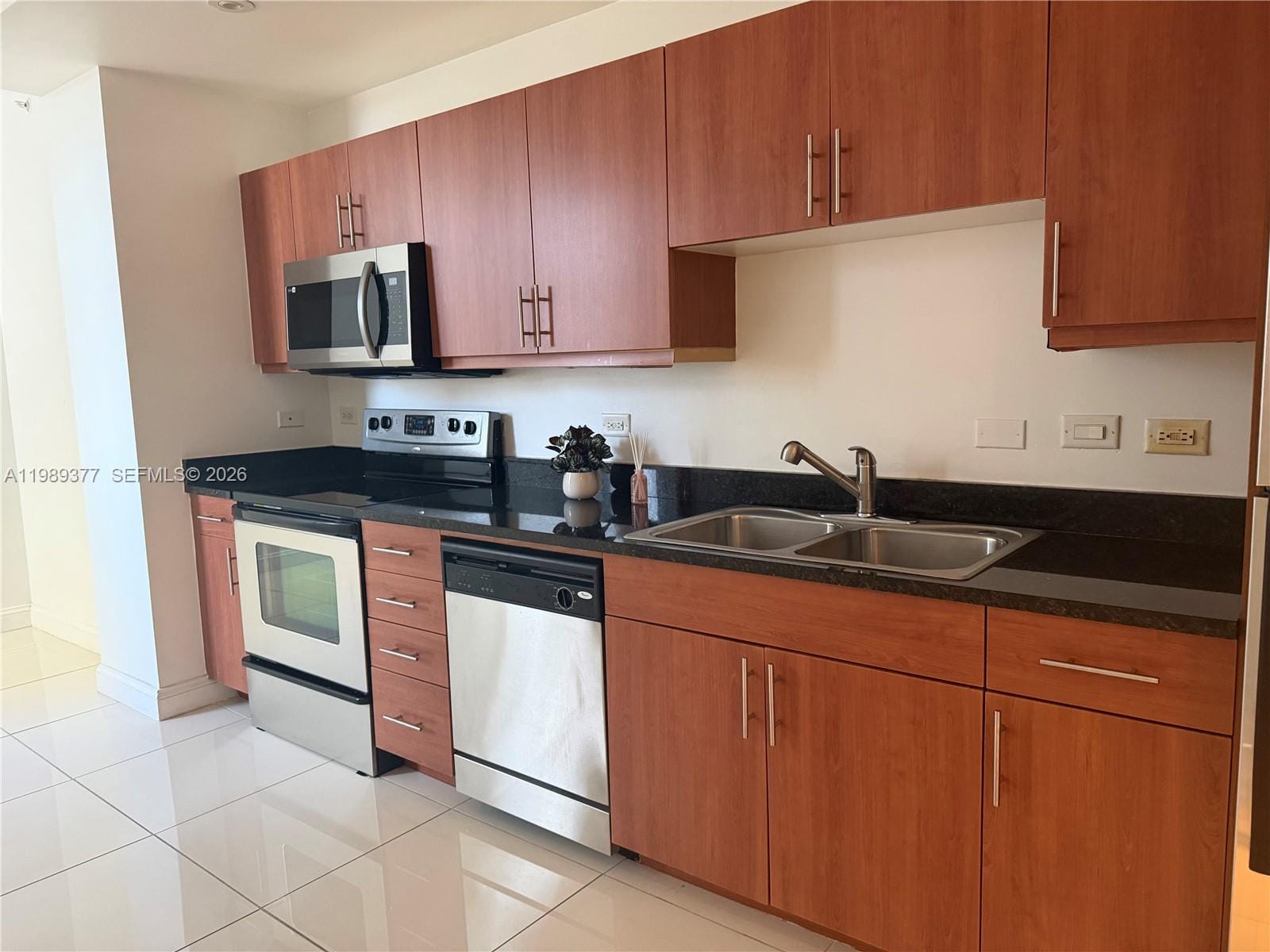 111 E Flagler Street 606, Miami, FL 33131 photo 3