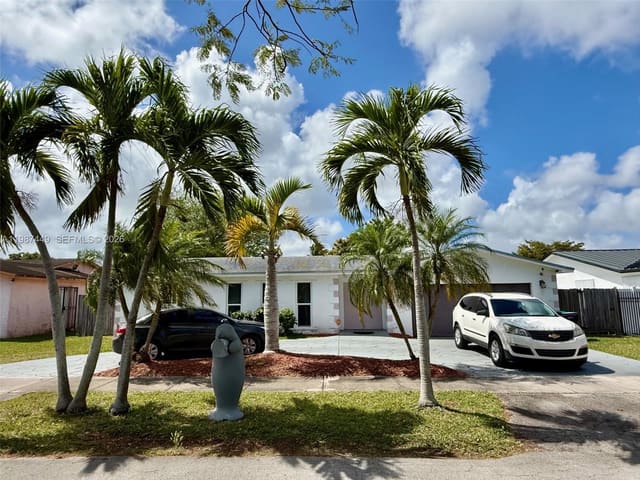 17424 SW 108th Court, sold in Southland Pines, Miami, FL