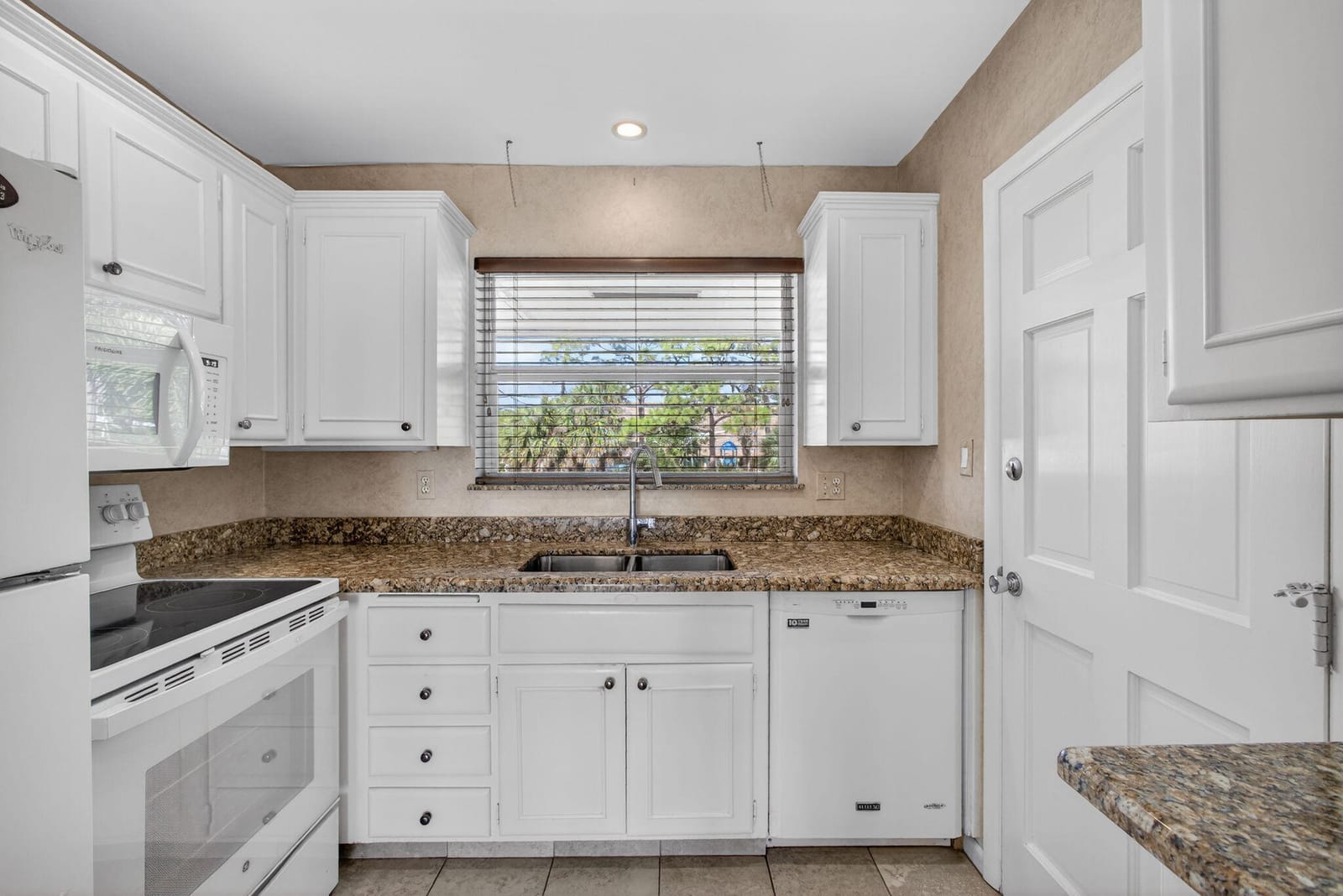 478 Tequesta Drive 205, Tequesta, FL 33469 photo 7