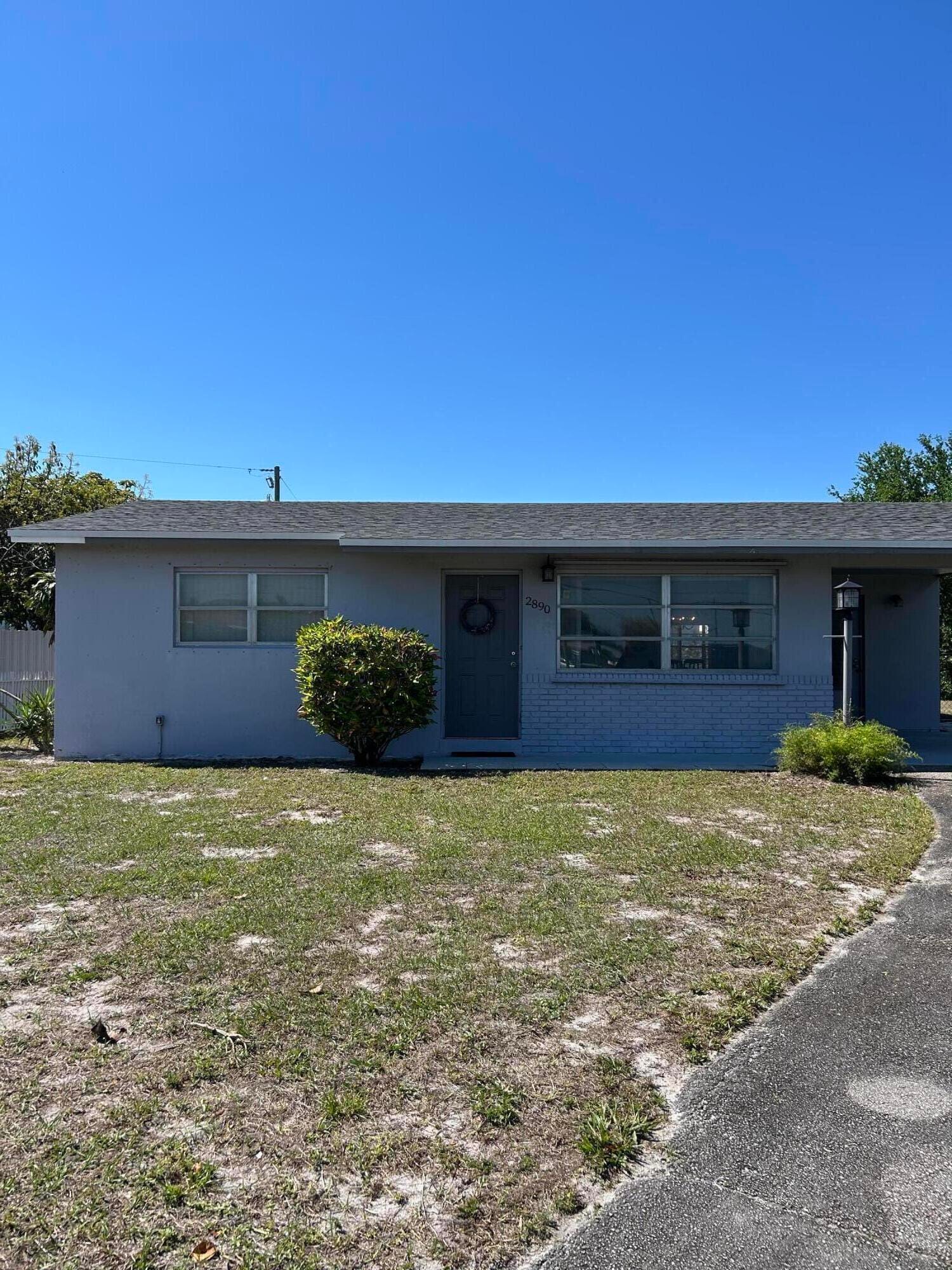 2890 Dolphin Circle, Palm Springs, FL 33406