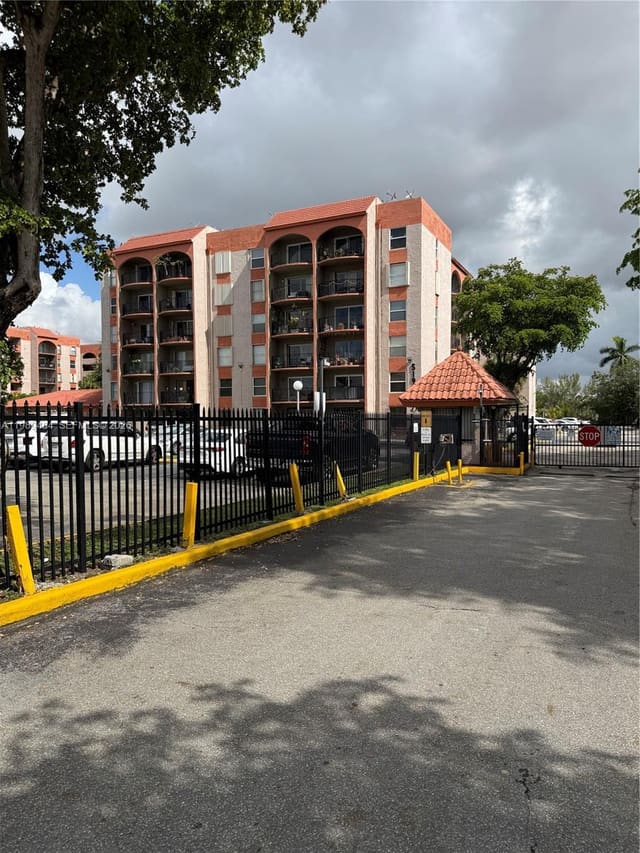 5199 NW 7th Street 111, sold in El Cid Condo, Miami, FL