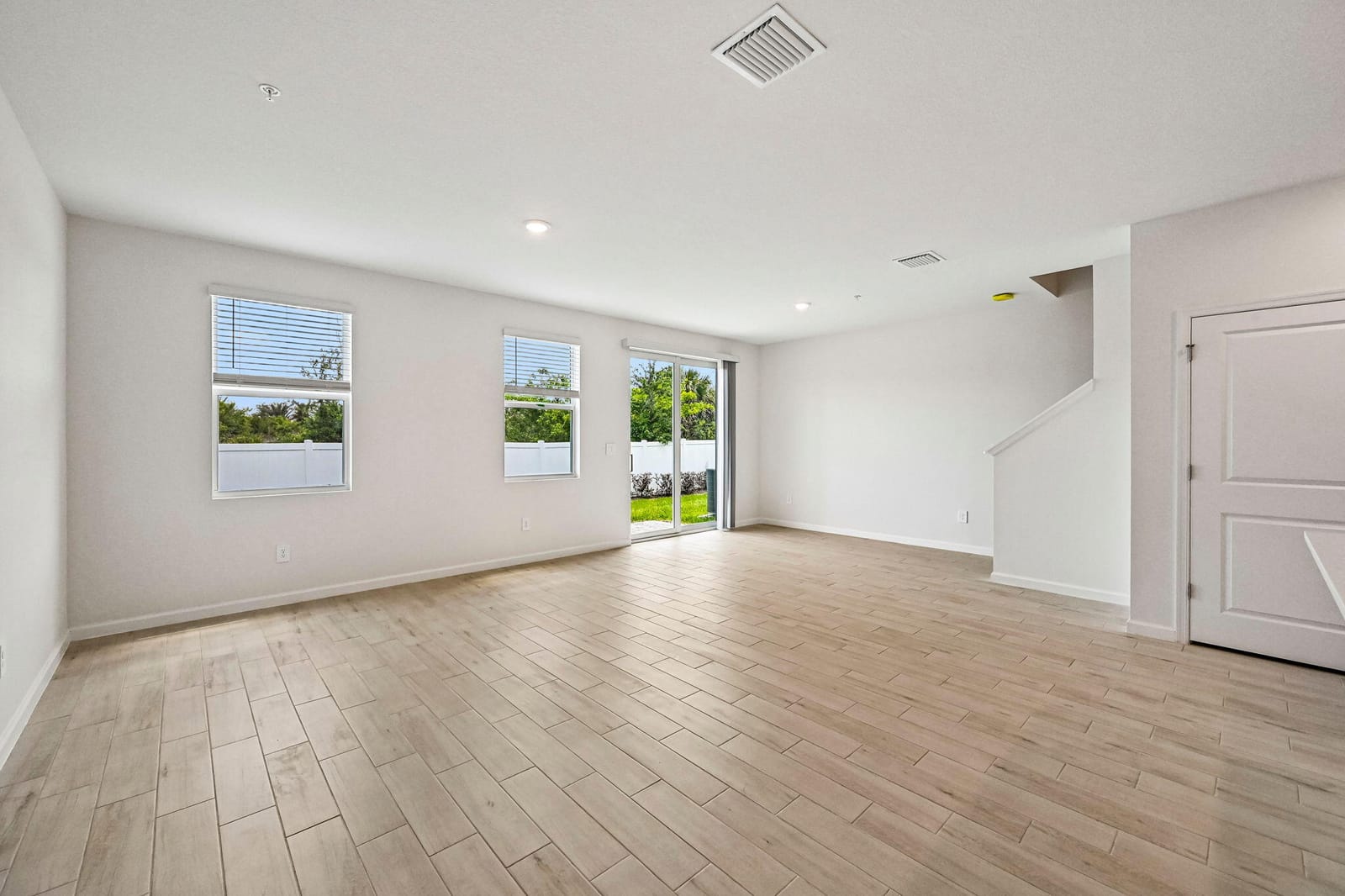 620 Salisbury Circle — photo 6