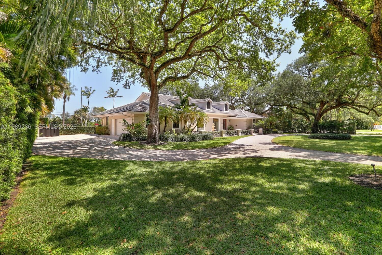 3425 Alhambra Circle — photo 2