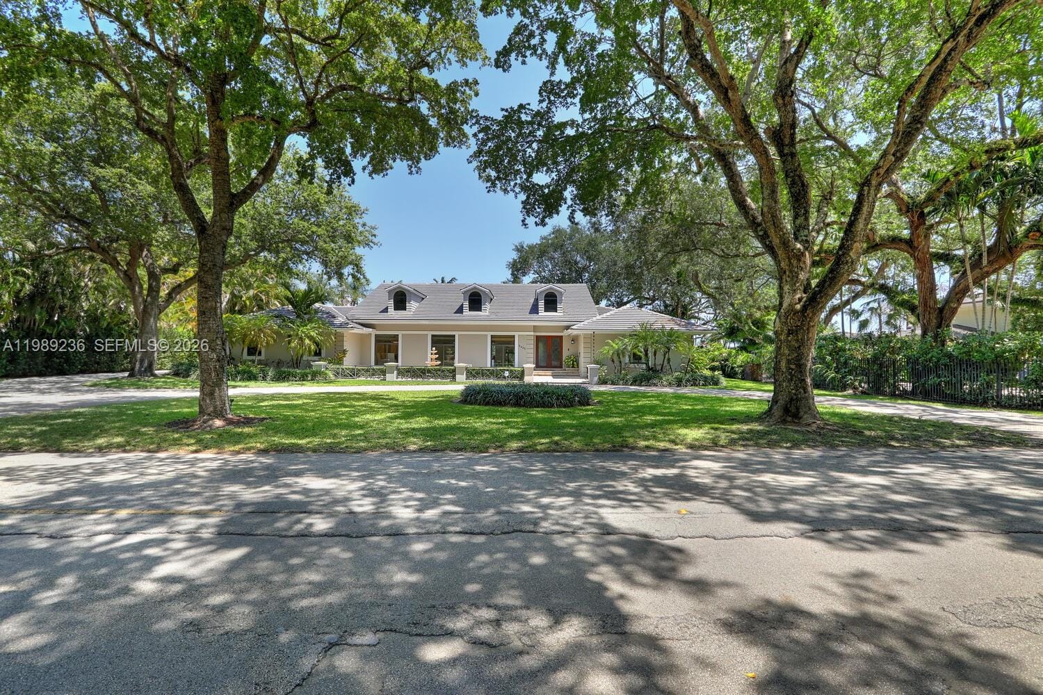 3425 Alhambra Circle — photo 4