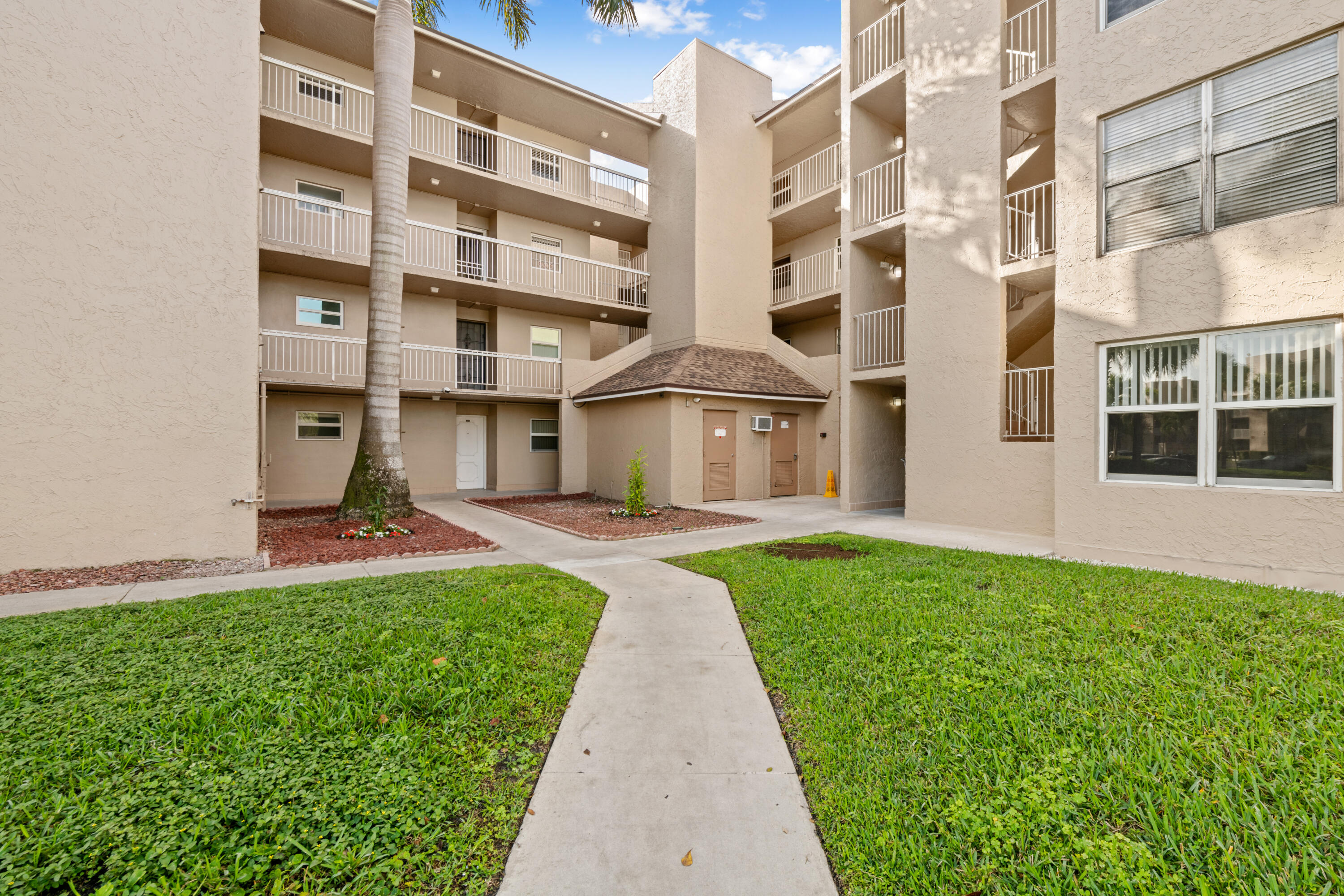 9480 Tangerine Place 102, Davie, FL 33324, Davie