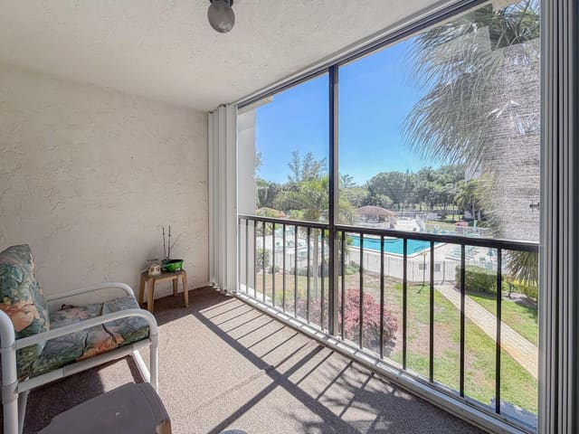 3930 Inverrary Boulevard 304-d, sold in 18th Hole, Lauderhill, FL