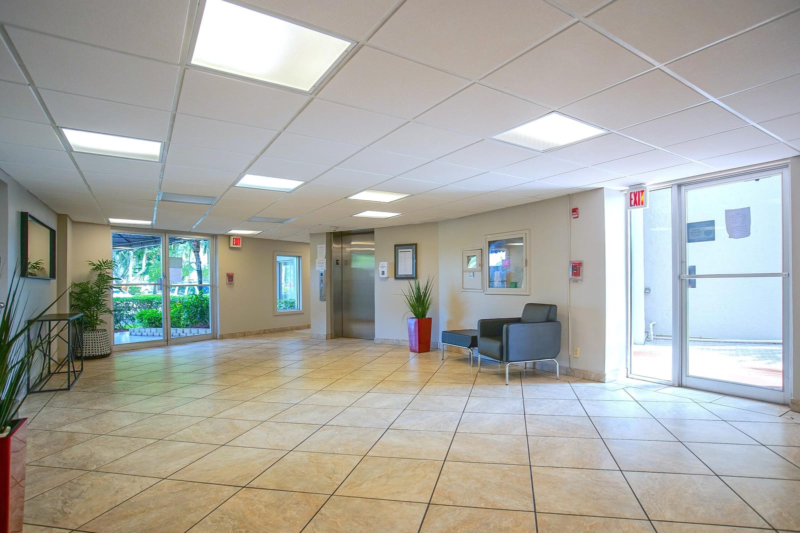 3930 Inverrary Boulevard 304-d, Lauderhill, FL 33319 photo 20