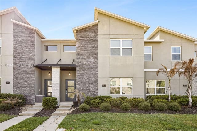 992 Leasder Street, FL 33896