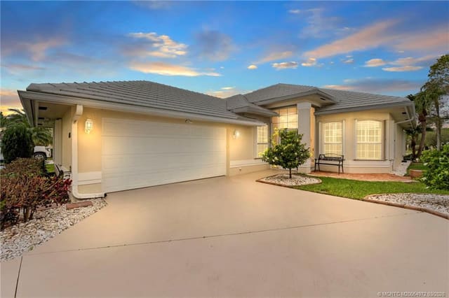 448 SW Fairway Landing, Port St. Lucie, FL 34986