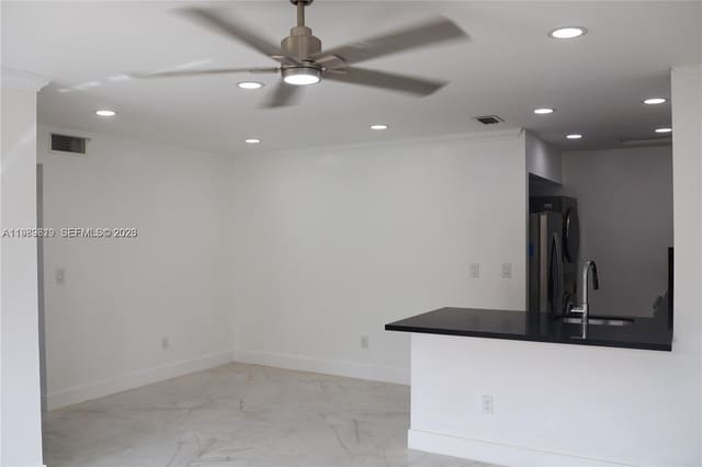 2550 W 67th Place 2232, Hialeah, FL 33016