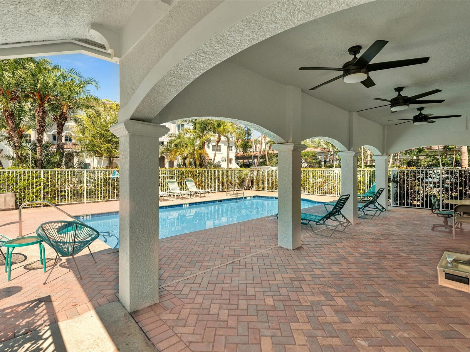 513 Bayfront Drive, Boynton Beach, FL 33435 photo 4
