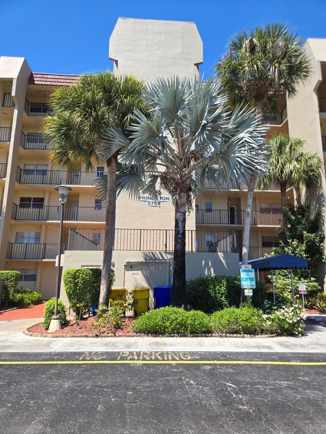 3755 Via Poinciana 108, sold in Poinciana Place Condo 1,2,8 And 9, Lake Worth, FL