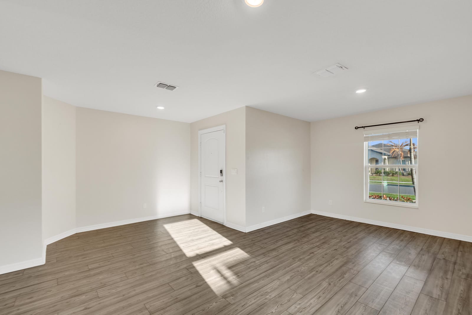 5532 Imagination Drive — photo 3