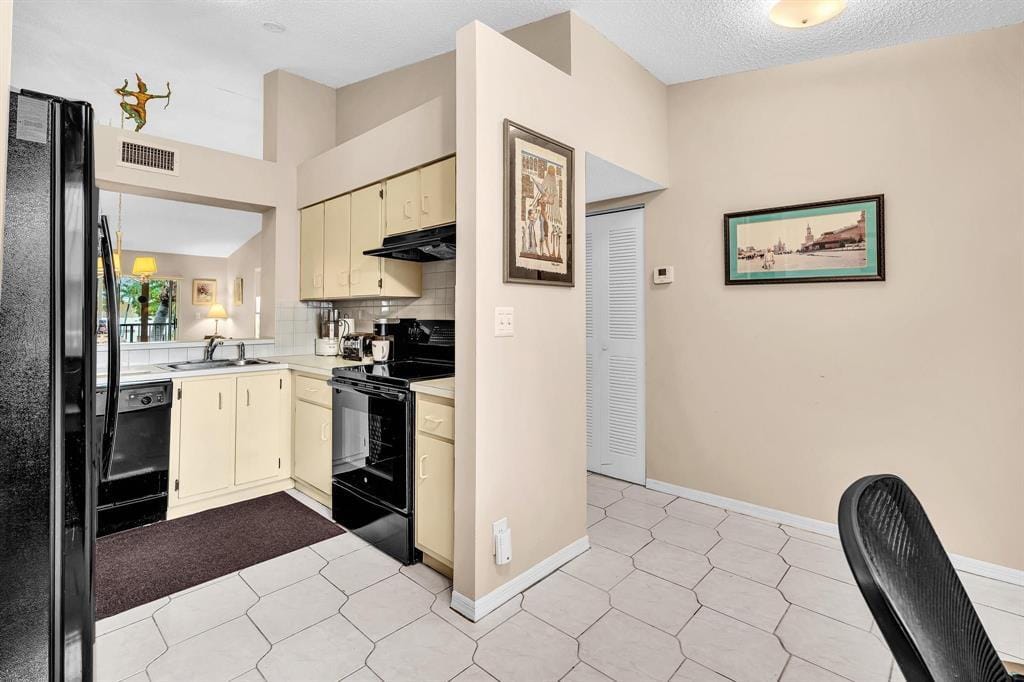 7235 S Devon Drive 209, Tamarac, FL 33321 photo 9