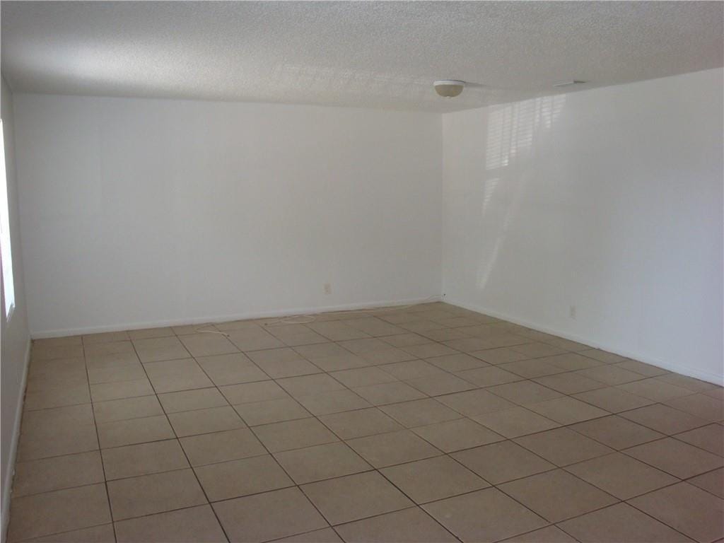 1633 W 28th Street B — photo 3