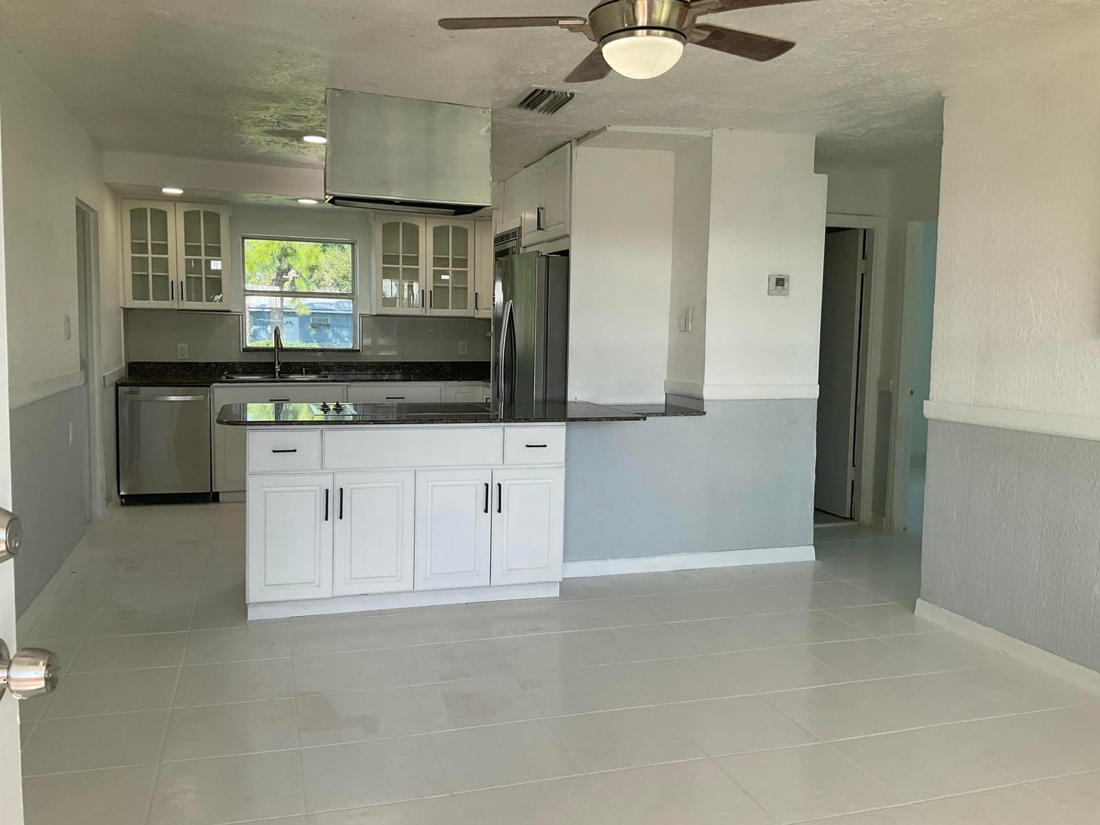 920 Revels Lane — photo 4