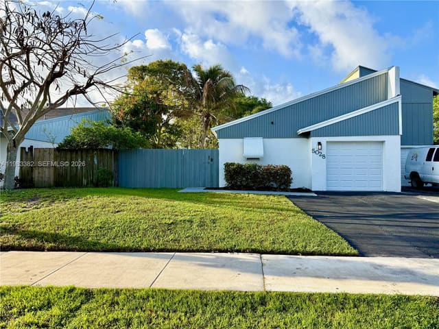 5028 NW 6th Street, sold in Pine Trail, Delray Beach, FL