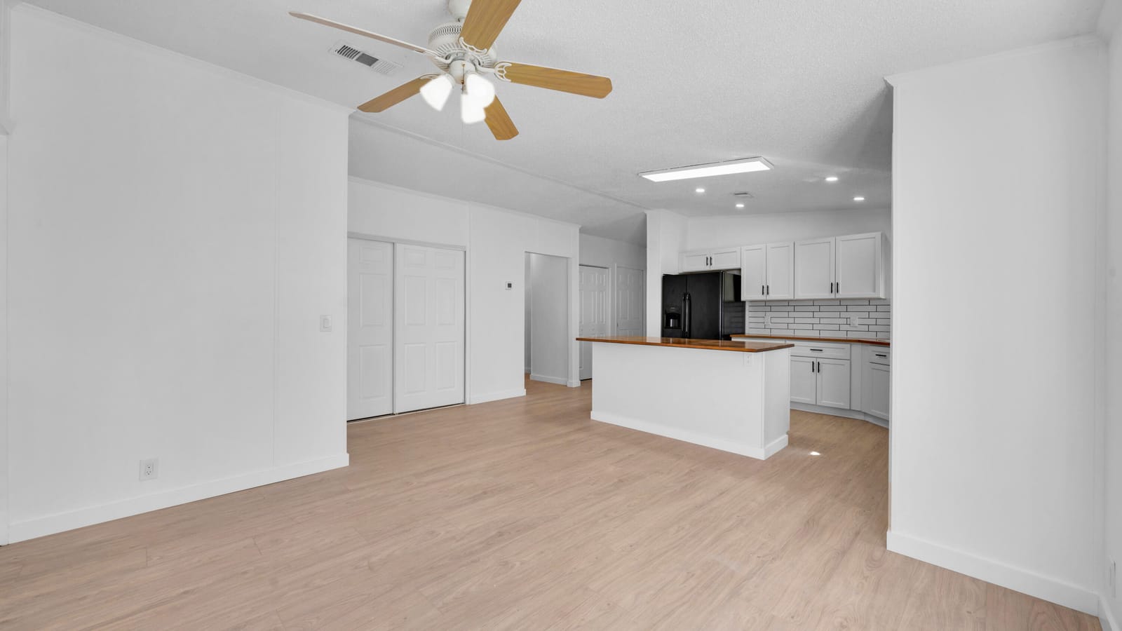 4905 NE 2nd Way — photo 9