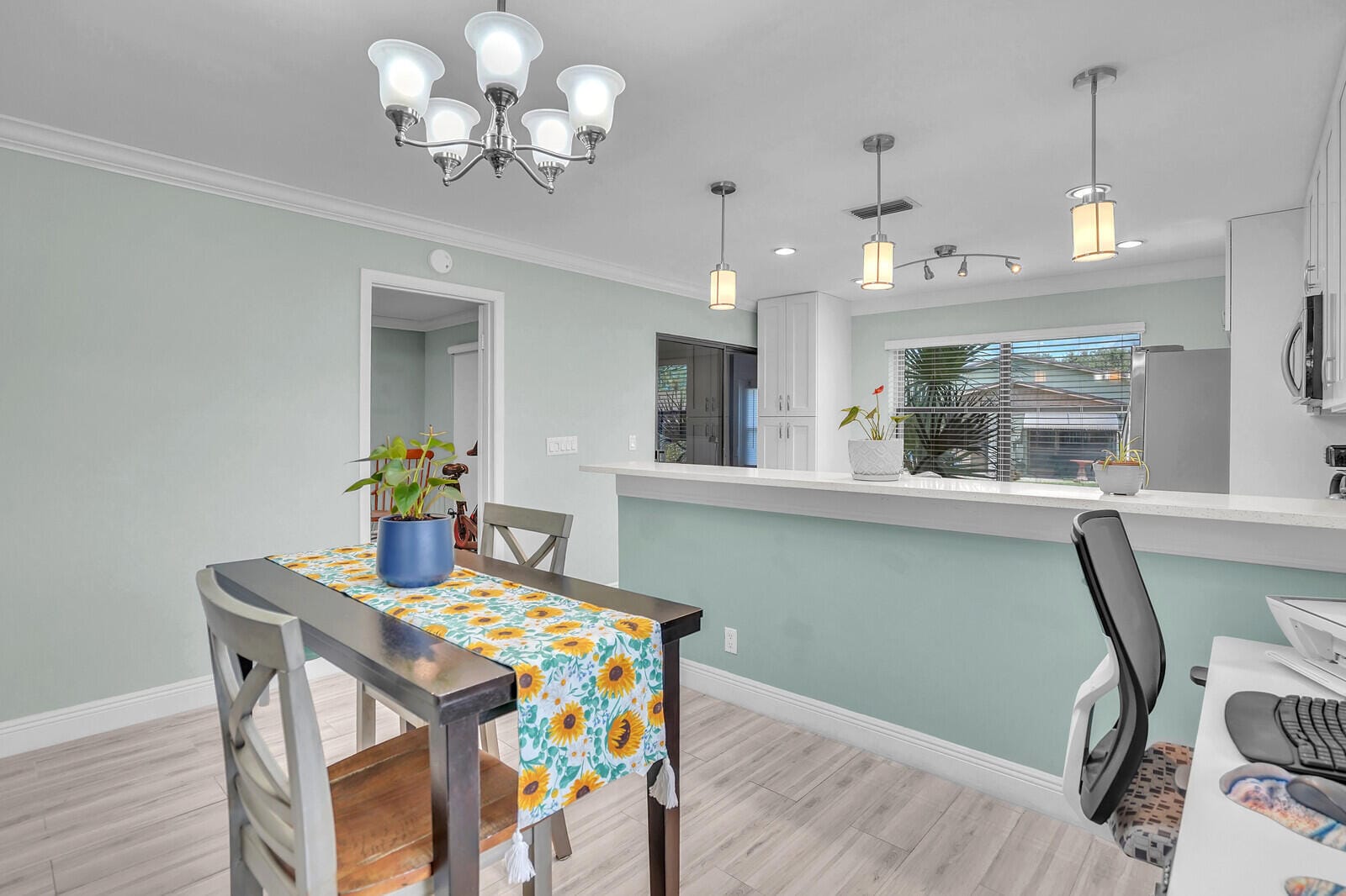 1737 Palmland Drive — photo 12