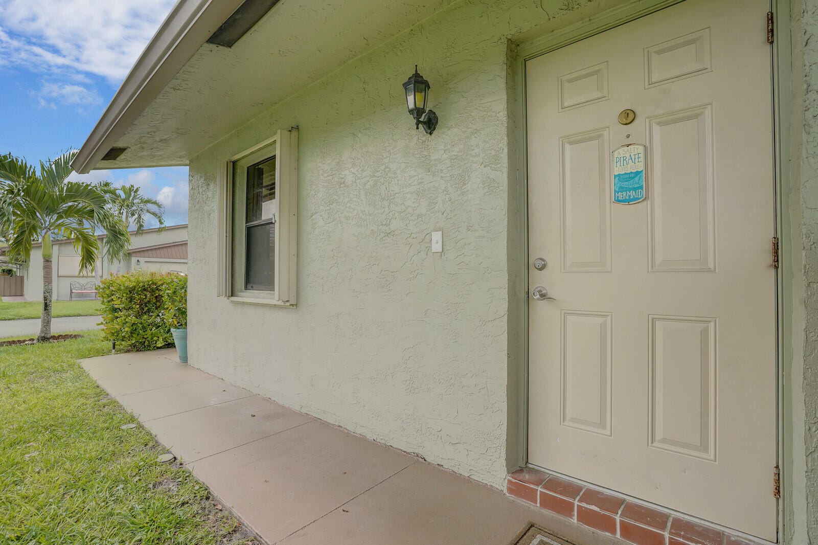 1737 Palmland Drive — photo 4