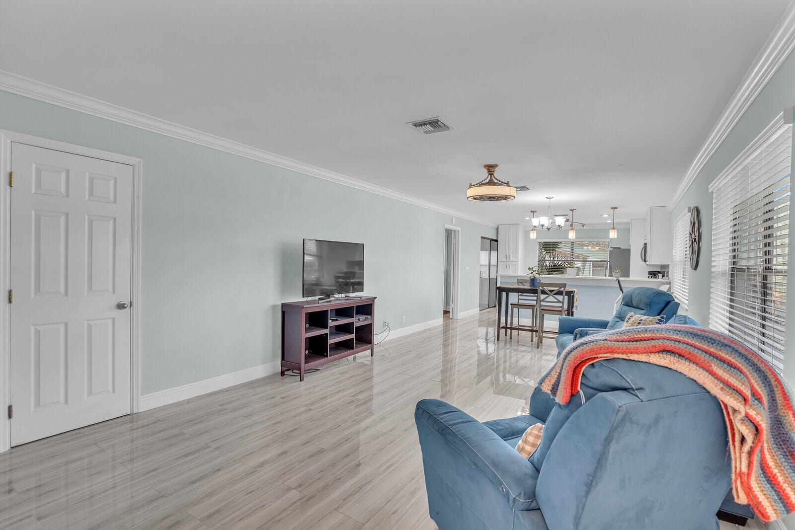 1737 Palmland Drive — photo 8