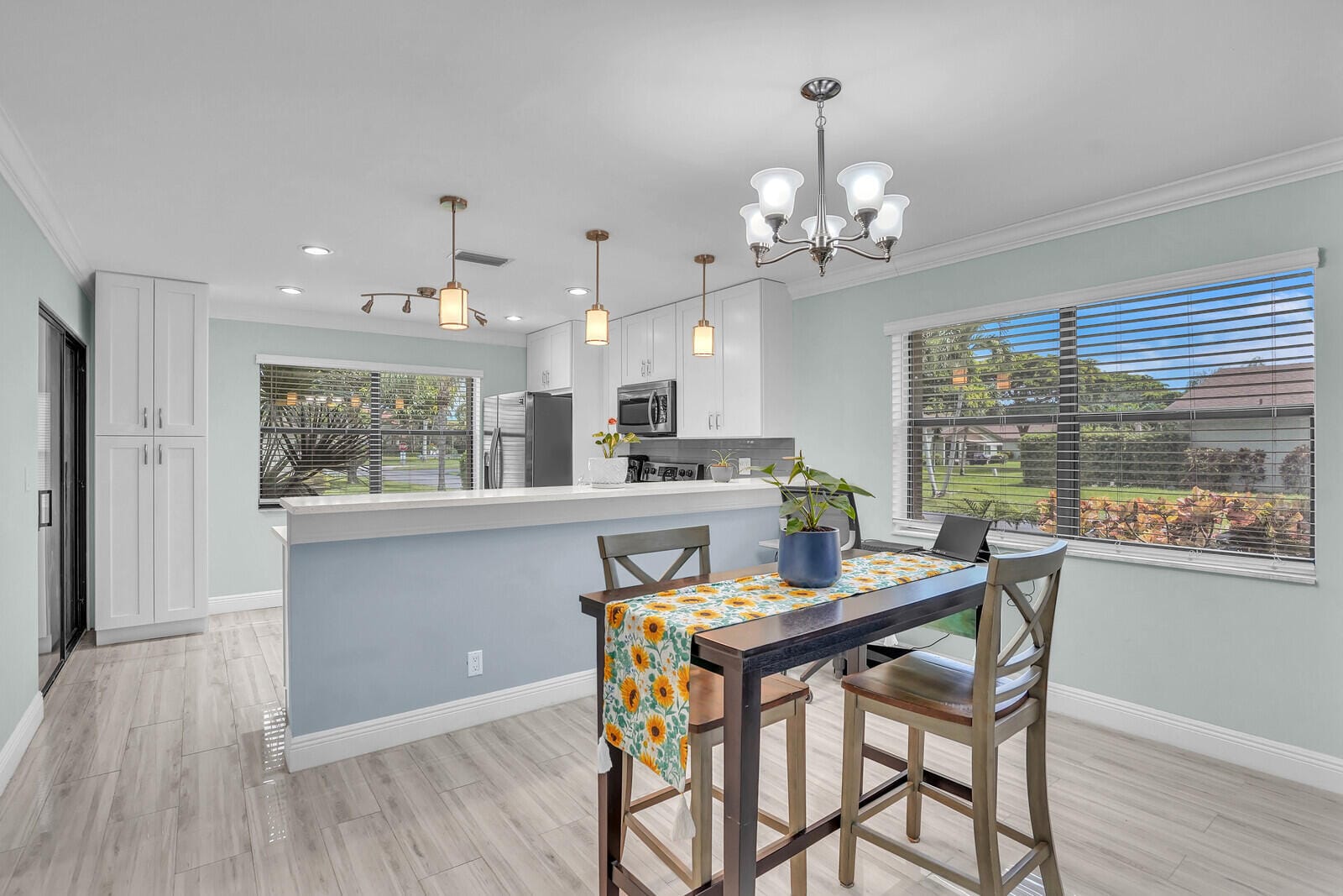 1737 Palmland Drive — photo 10