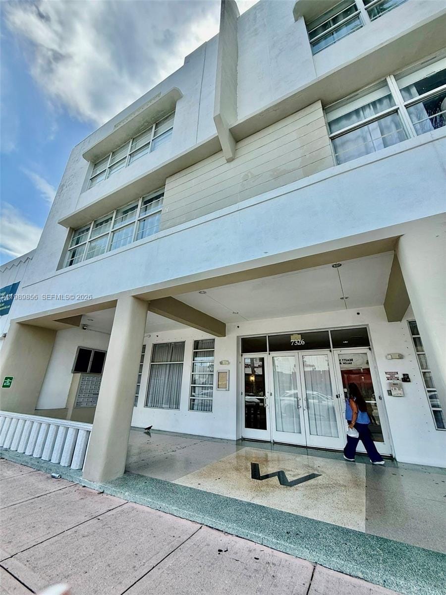 7326 Collins Avenue 105, Miami Beach, FL 33141 photo 1