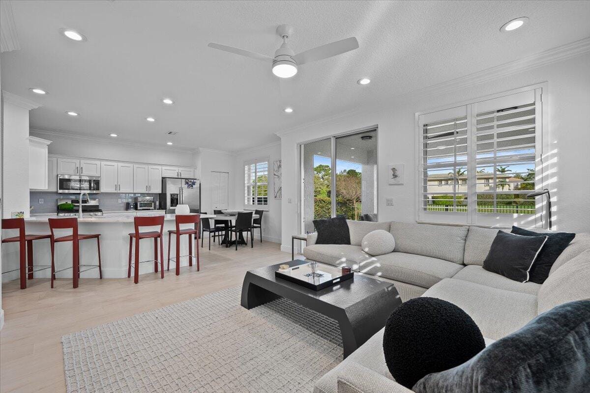 653 Castle Drive, Palm Beach Gardens, FL 33410 photo 13
