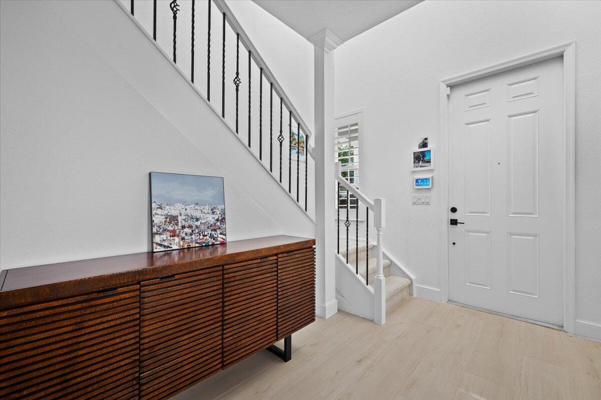 653 Castle Drive — photo 4